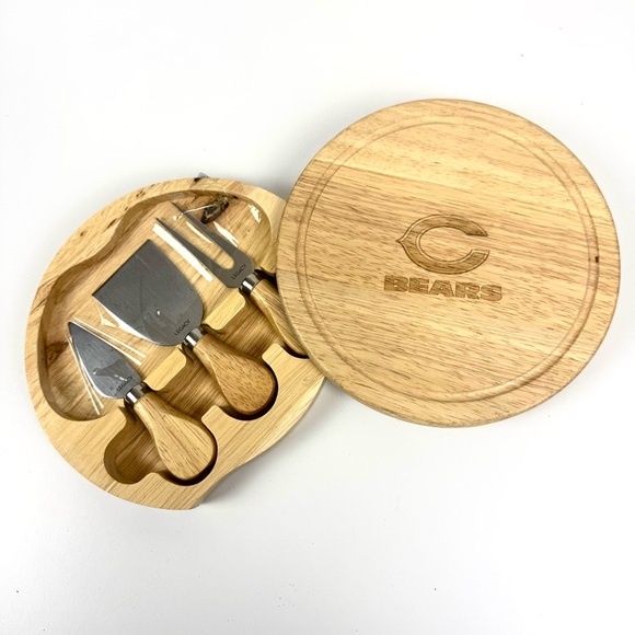 NFL Legacy Chicago Bears cutting/serving round brie cheese board & tool set - Picture 1 of 8